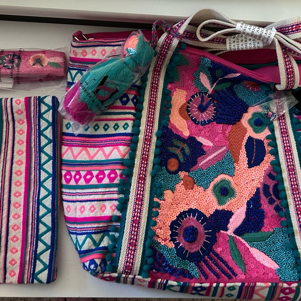America & Beyond Embroidered Beach Tote & Accessories NWT